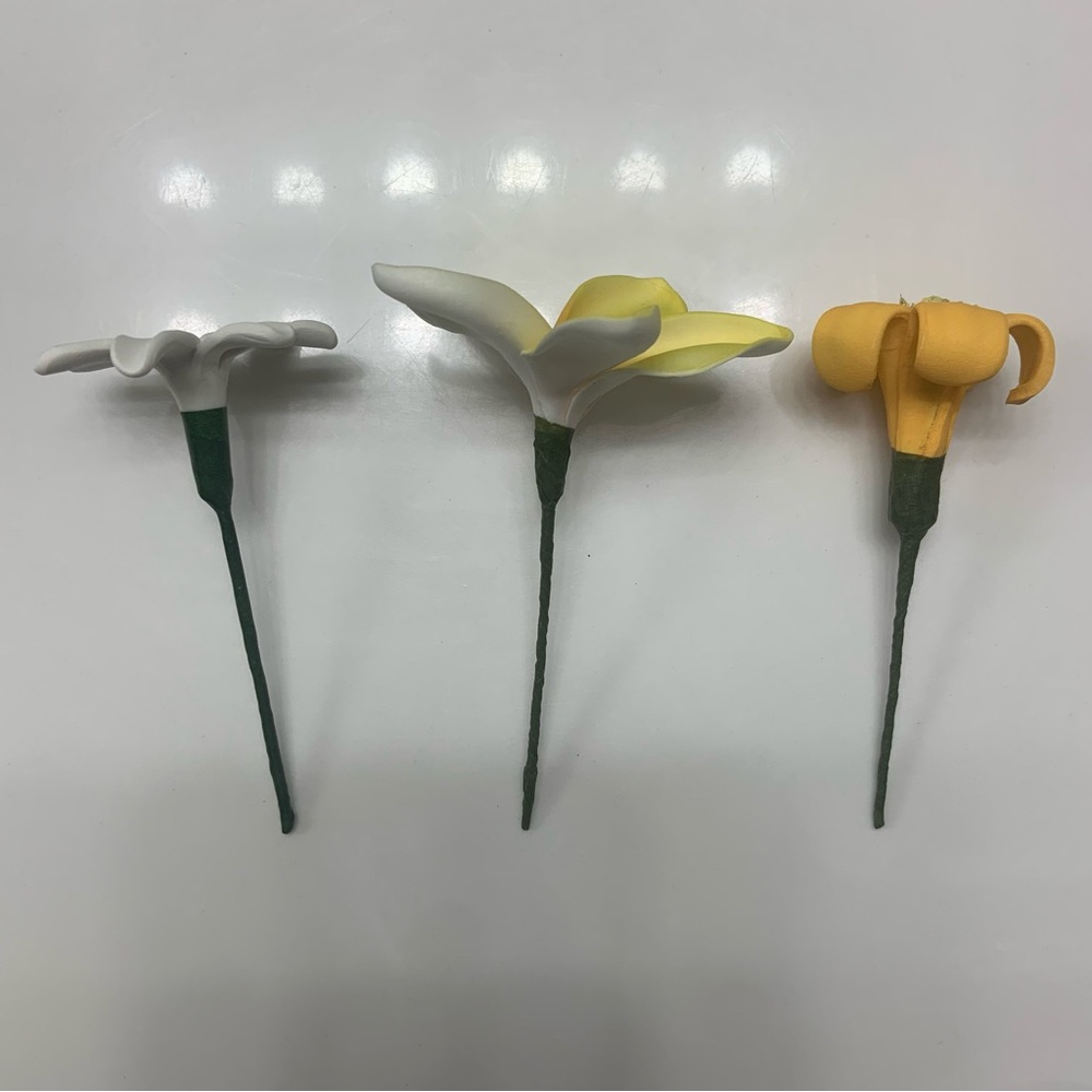 Set of 3 Flower Hair Picks Hawaii Style Tiare Plumeria Puakenikeni Accessories - Picture 2 of 5